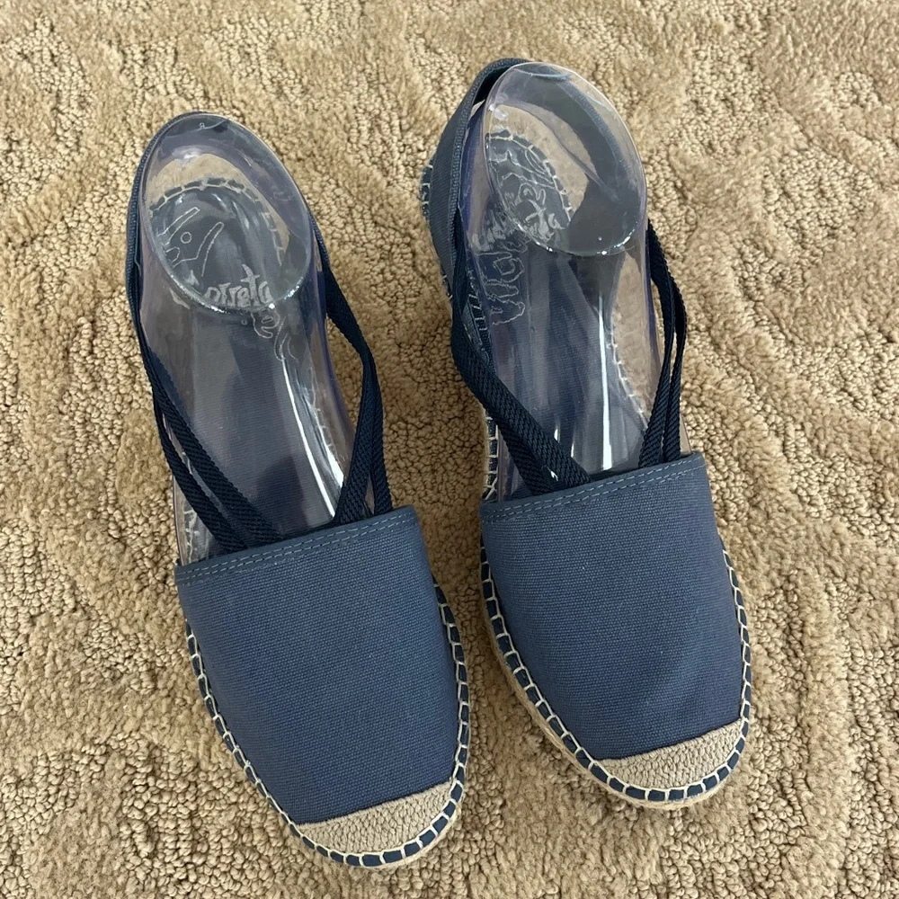 Vidoretta Espadrilles brand new. Steel gray. Size 40
